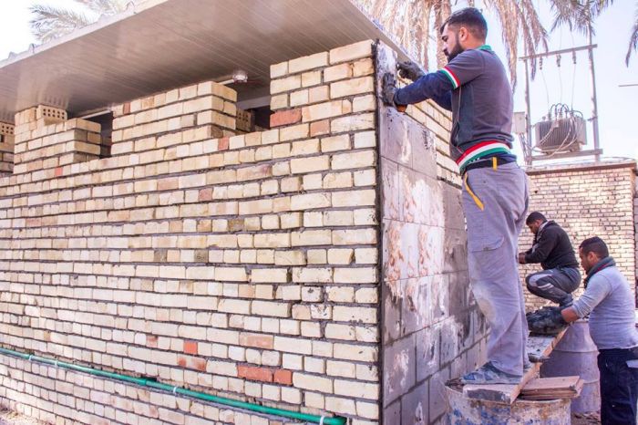 جانب من أعمال الشعبة الهندسية في مرقد العلوية الطاهرة السيدة شريفة بنت الإمام الحسن المجتبى(عليهما السلام)