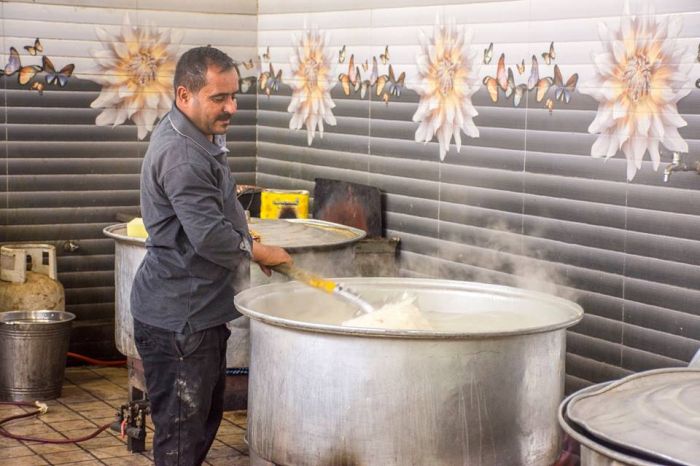 مضيف الإمام الحسن المجتبى (عليه السلام)في مرقد العلويَّة الطاهرة شريفة بنت الإمام الحسن المجتبى (عليهما السلام)