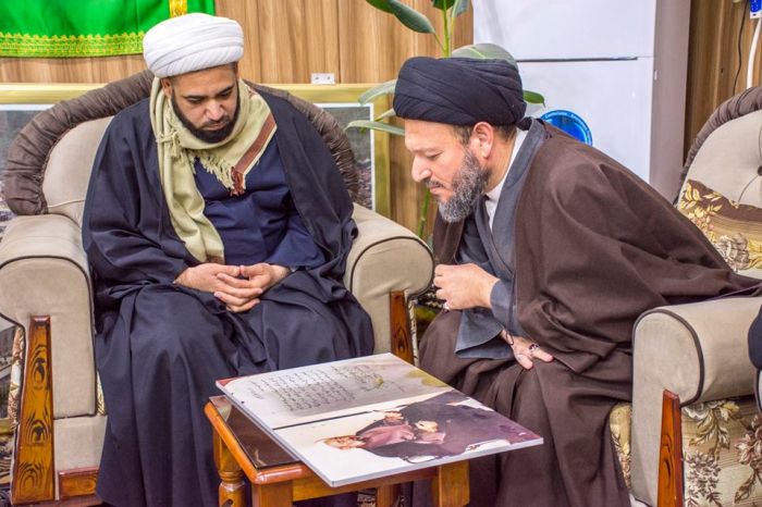 حجة الإسلام والمسلمين السيد عادل الحكيم (دام توفيقه) في ضيافة مرقد السيدة شريفة بنت الامام الحسن المجتبى (ع)