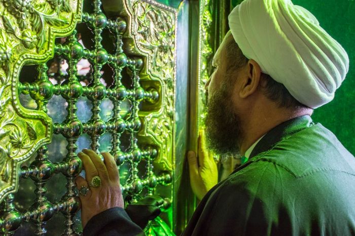 سماحة الشيخ رؤوف الفتلاوي (دام عزه) يستقبل رئيس اللجنة العليا للحشد الشعبي ونائب الأمين العام للمزارات الشيعية الشريفة وقائد شرطة بابل.