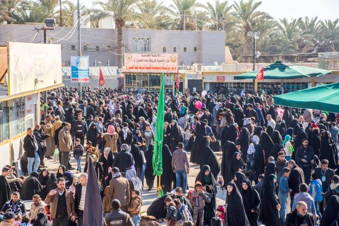حركة الزائرين في مرقد العلوية شريفة بنت الامام الحسن المجتبى (ع)