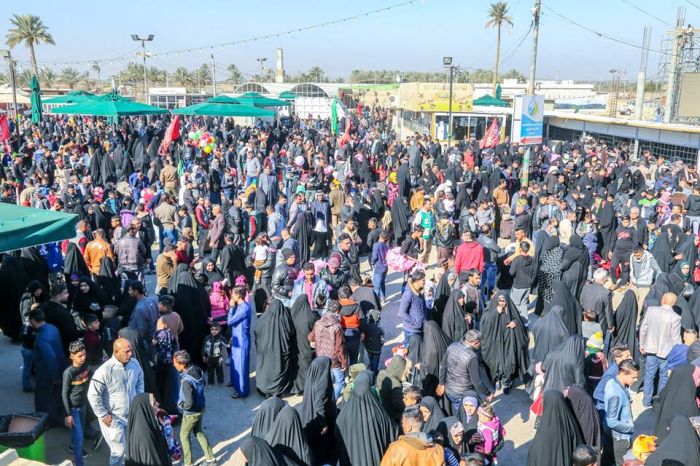 حركة الزائرين في مرقد العلوية شريفة بنت الامام الحسن المجتبى (ع)