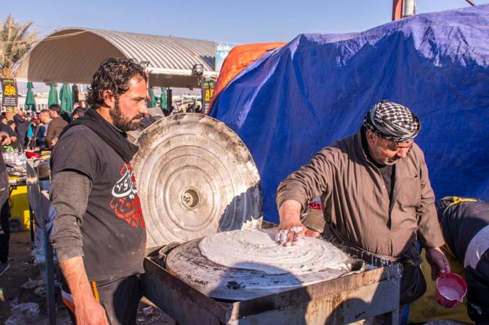 تستمر المواكب الحسينية بخدمة زائري طبيبة المعلولين وسيدة الشفاء العلوية الطاهرة السَيَّدة شَريفة بنت الإمامُ الحَسن المجتبى(عليهما السلام)