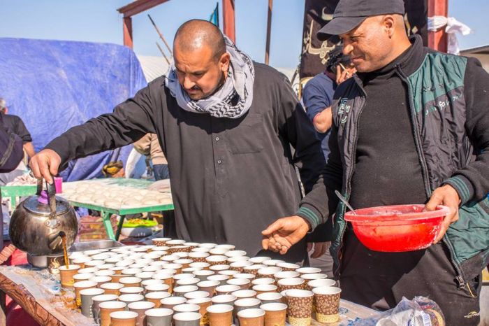 تستمر المواكب الحسينية بخدمة زائري طبيبة المعلولين وسيدة الشفاء العلوية الطاهرة السَيَّدة شَريفة بنت الإمامُ الحَسن المجتبى(عليهما السلام)
