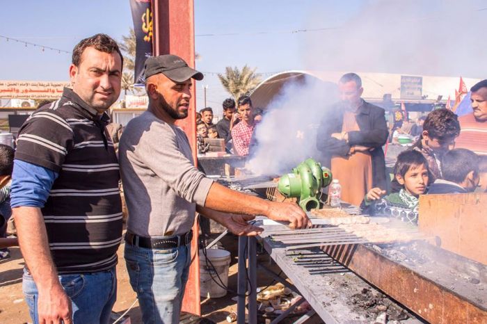 تستمر المواكب الحسينية بخدمة زائري طبيبة المعلولين وسيدة الشفاء العلوية الطاهرة السَيَّدة شَريفة بنت الإمامُ الحَسن المجتبى(عليهما السلام)