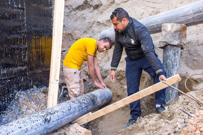 مد شبكة أنابيب لسحب ورفع المياه الجوفية