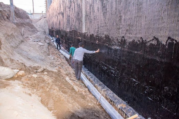 مد شبكة أنابيب لسحب ورفع المياه الجوفية