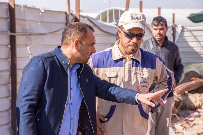 دفن جوانب السرداب المحيطة بالجدران .