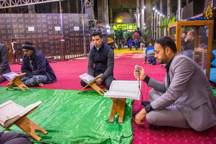 أقام مركز علوم القرآن أمسية قرآنية مباركة في صحن السيدة أم البنين (عليها السلام)