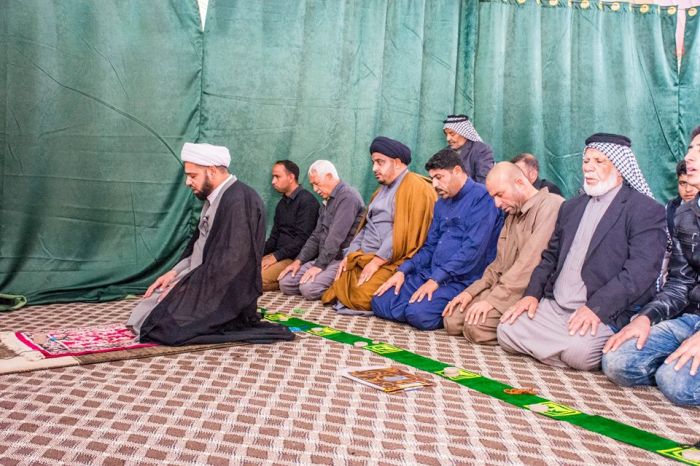صلاة الجماعة العِبادية في مرقد العلوية شريفة بنت الإمامُ الحَسن المُجتبى (عليهما السلام )