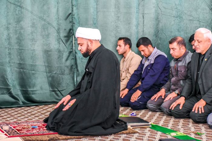 اقيمت صلاة الجماعة المباركة في الصحن الشريف بأمامة سماحة الشيخ رؤوف الفتلاويَّ ( دام توفيقه )