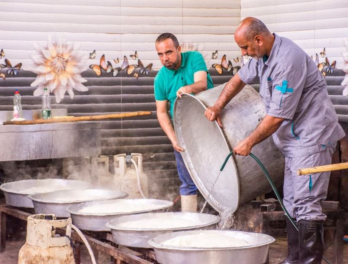 مضيف سبط النبي المجتبى يستضيف زائرين أبنته العلوية شريفة (عليها السلام)