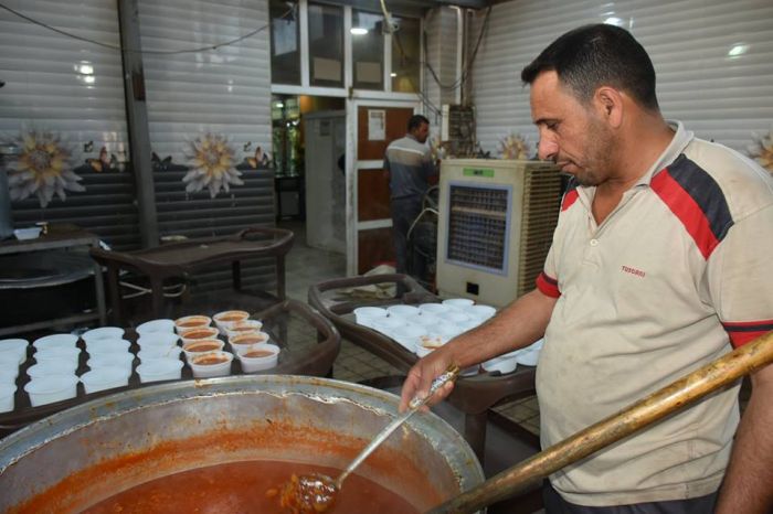 مضيف سبط النبي المجتبى يستضيف زائرين أبنته العلوية شريفة (عليها السلام)