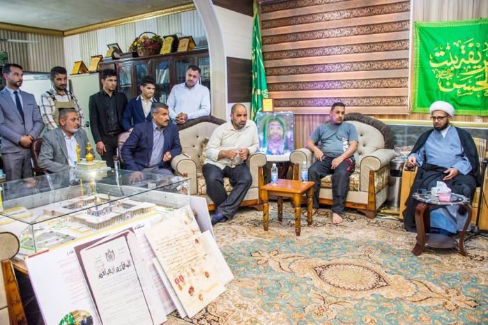 الأمينُ الخاص لمَرقد العَلويَّة شَريفة بنت الإمامُ الحَسن المجتبى(عليهما السلام) يستقبل منتسبي الوجبة الصباحية .