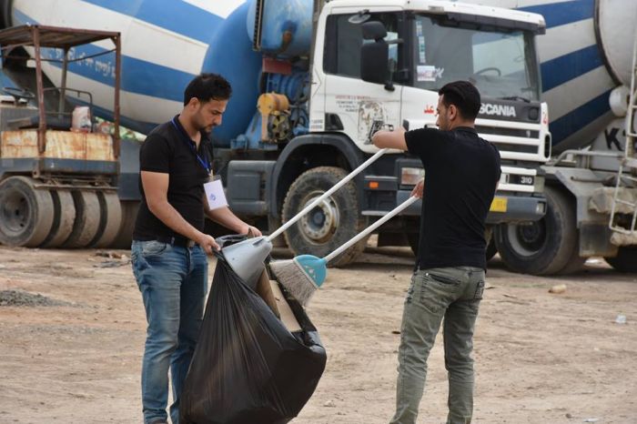 عشرات المتطوعين يشاركون بخدمة زوار العلوية الطاهرة شريفة بنت الامام الحسن (عليهما السلام)