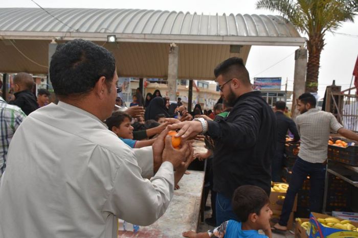 خدام المواكب الحسينية ينالون شرف الخدمة في مرقد العلوية شريفة بنت الحسن (ع)