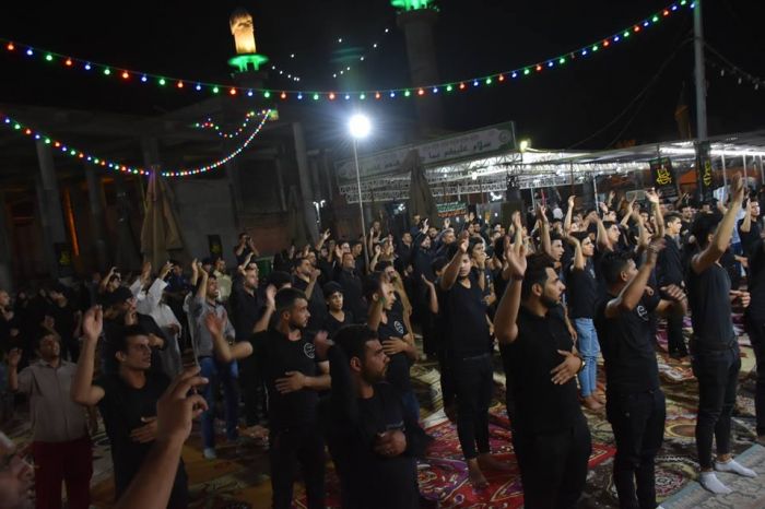 من جوار المرقد المطهر للعلوية شريفة بنت الحسن (عليهما السلام)، المؤمنون يُحيون ليلة القدر الأولى وليلة جرح الإمام علي (ع)