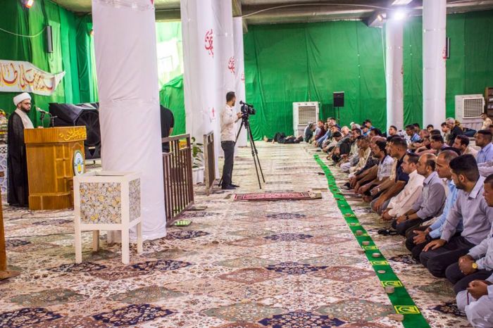 صلاة عيد الفطر المبارك في سرداب السيدة نرجس(ع)