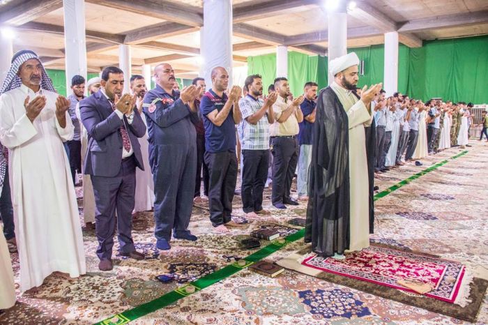 صلاة عيد الفطر المبارك في سرداب السيدة نرجس(ع)