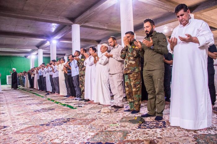 صلاة عيد الفطر المبارك في سرداب السيدة نرجس(ع)