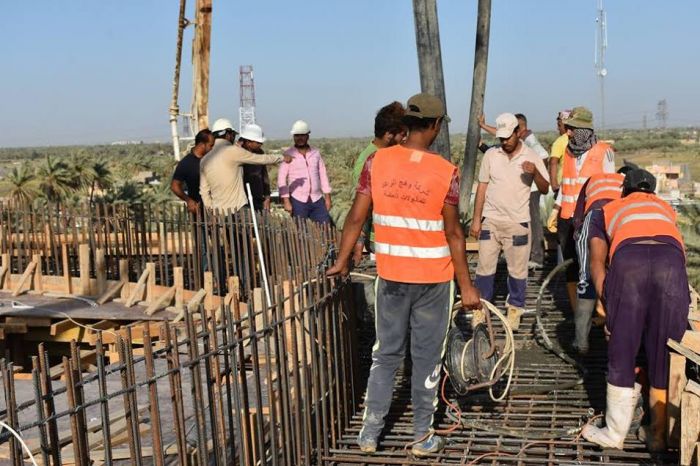 صب قاعدة القبة الشريفة لمرقد العلوية الطاهرة شريفة بنت الإمام الحسن المجتبى (عليهما السلام)