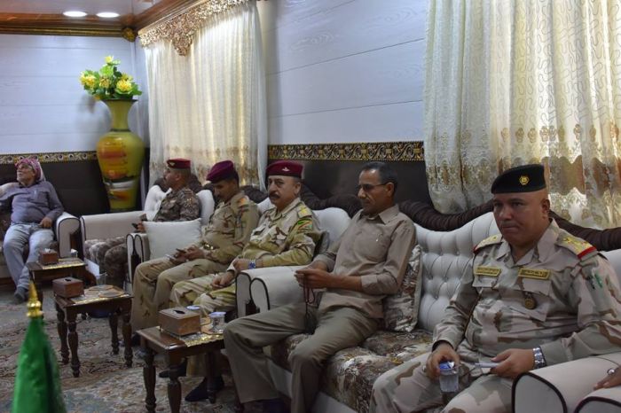 نائب الأمين الخاص لمرقد العلوية الشريفة بنت الإمام الحسن (ع) يستقبل قائد فرقة (17) في الجيش العراقي