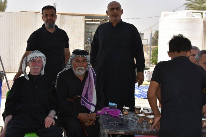 خدام المواكب الحسينية ينالون شرف الخدمة في مرقد العلوية الشريفة بنت الحسن (ع).