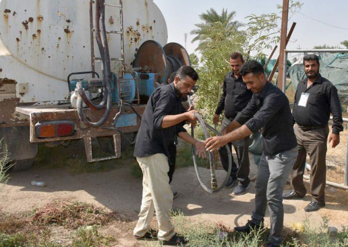 عشرات المتطوعين يشاركون بخدمة زوار العلوية الطاهرة شريفة بنت الامام الحسن (عليهما السلام)