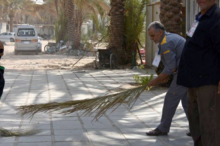 عشرات المتطوعين يشاركون بخدمة زوار العلوية الطاهرة شريفة بنت الامام الحسن (عليهما السلام)