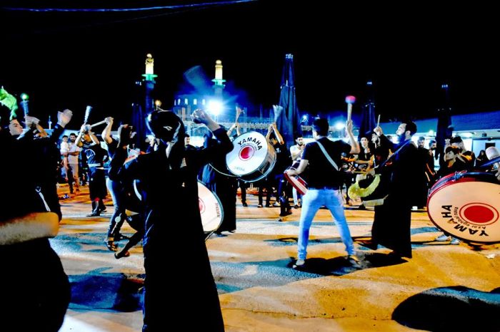 الامانة الخاصة تستقبل المواكب الحسينية المعزية .