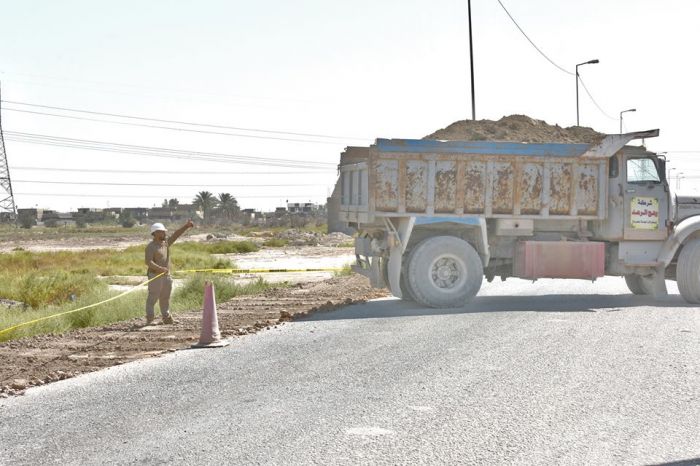 الشعبة الهندسية تباشر بأعمالها لوضع جهاز الكشف عن المواد المتفجرة.
