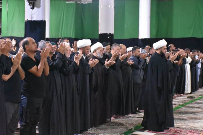 صلاة الجماعة المباركة بإمامة سماحة الشيخ رؤوف الفتلاوي (دام ظلهُ) في مرقد العلوية الشريفة بنت الحسن (ع) .