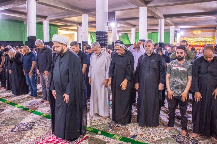 صلاة الجماعة العِبادية في مرقد العلوية شريفة بنت الإمامُ الحَسن المُجتبى (عليهما السلام )