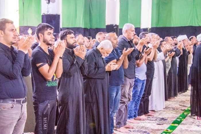 صلاة الجماعة العِبادية في مرقد العلوية شريفة بنت الإمامُ الحَسن المُجتبى (عليهما السلام )