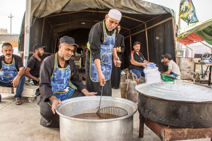 المواكب الحسينية في ذكرى استشهاد الأمام السجاد_ع خدمات مباركة ومراسيم مهيبه .