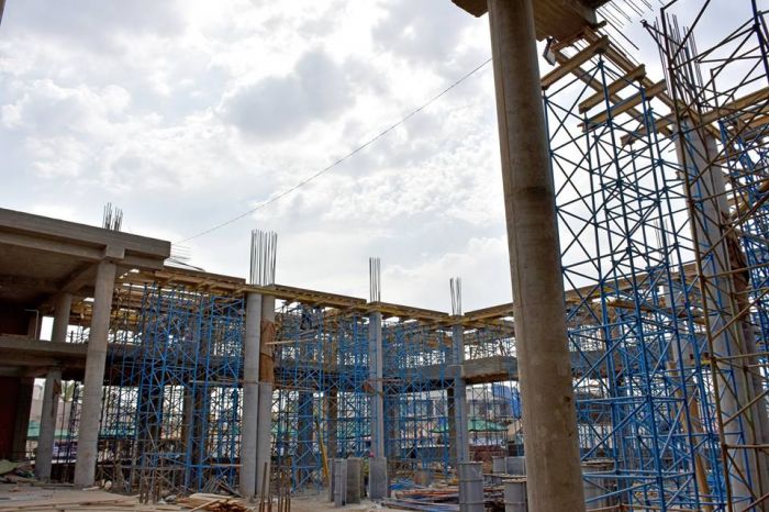 استمرار العمل في الاروقة الامامية وغيرها