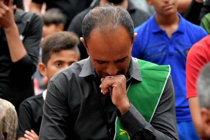 موكب عزاء في مرقد اخيه الامام القاسم ابن موسى الكاظم ( ع ) لأحياء ذكرى استشهاد ثامن الحجج الامام الضامن علي ابن موسى الرضا (ع )