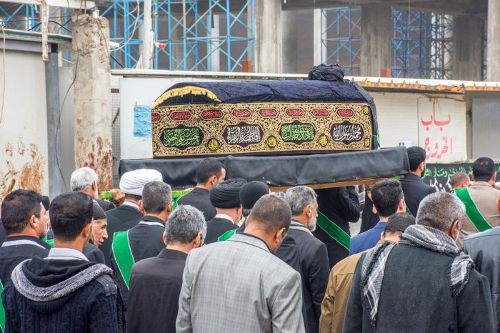 اقامت الامانة الخاصة لمرقد العلوية الشريفة بنت الامام الحسن ( ع ) تشييعاً رمزياً لنعش الأمام الحسن العسكري ( عليه السلام) .