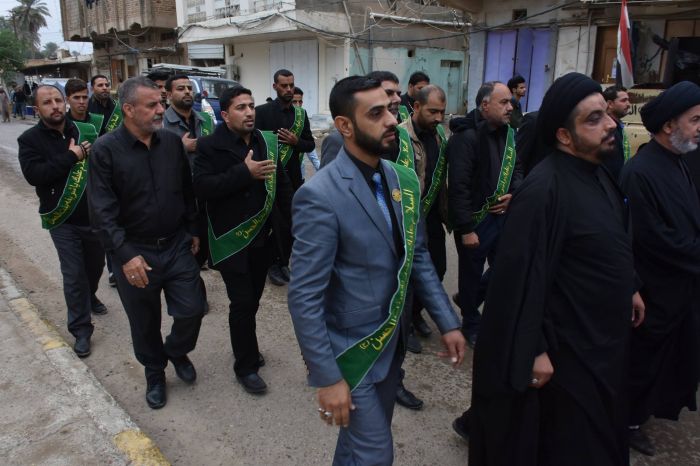 شارك وفد من الأمانة الخاصة للمرقد الطاهر بموكب عزاء الإمام الحسن العسكري ( ع ) في سامراء