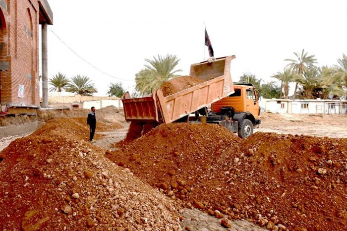 اكساء ارضية الرواق الشرقي للمرقد الطاهر بمادة السبيس