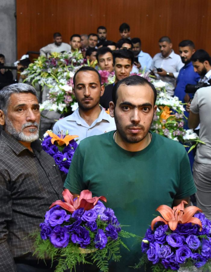 أكاليل الزهور تزين ضريح مرقد العلوية الشريفة بنت الامام الحسن المجتبى( عليهماالسلام )
