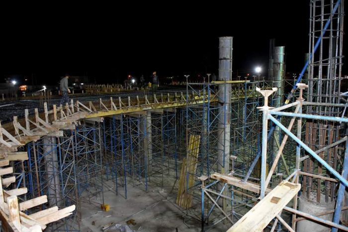 حركة العمل مستمرة في رواق الحوراء زينب (ع)في مرقد العلوية الشريفة بنت الامام الحسن المجتبى(عليهماالسلام)