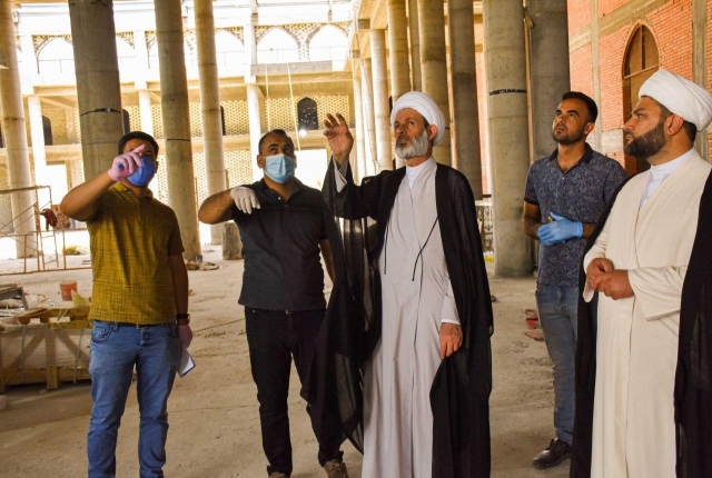 سماحة الشيخ عبد الساده الجابري يتفقد المشاريع العمرانية داخل المرقد الشريف