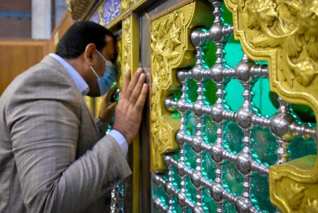 مرقد طبيبة المعلولين يتزين بالورود بمناسبة عيد الله الاكبر