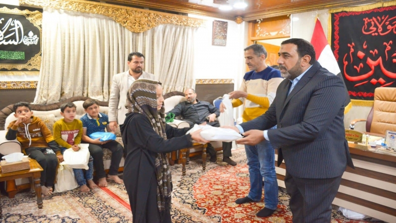 أَيْتَامٌ فِي حَضْرَةِ يَتِيمَة سَبَايَا أَلْطَف