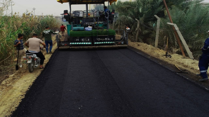 استمرار الحركة العمرانية وتبليط الطرق المحيطة بالمرقد الشريف .