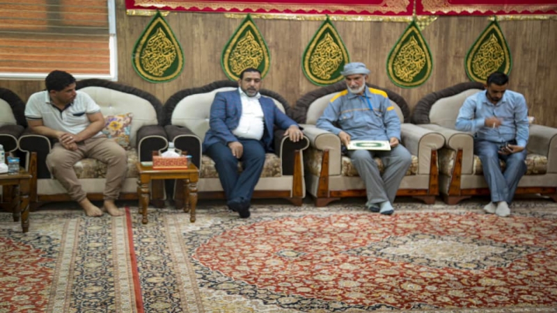 أنه شَرَف الْخِدْمَة عِنْد مَرْقَد كَهْف اللَّائِذِين