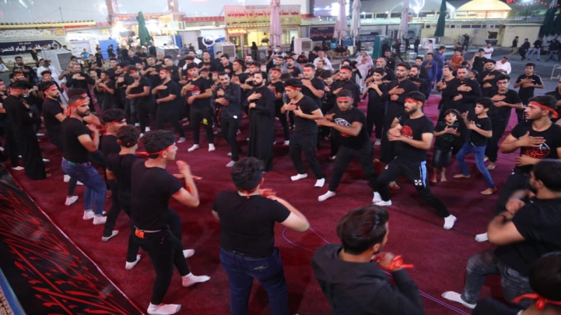 رفع راية الحزن والاسى على قبة شهيدة الركب الحسيني العلوية الشريفة بنت الحسن المجتبى (ع)