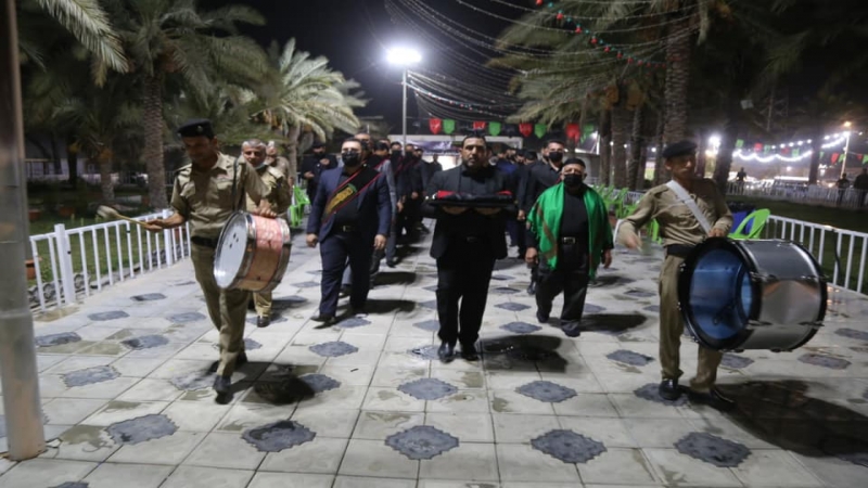 رفع راية الحزن والاسى على قبة شهيدة الركب الحسيني العلوية الشريفة بنت الحسن المجتبى (ع)