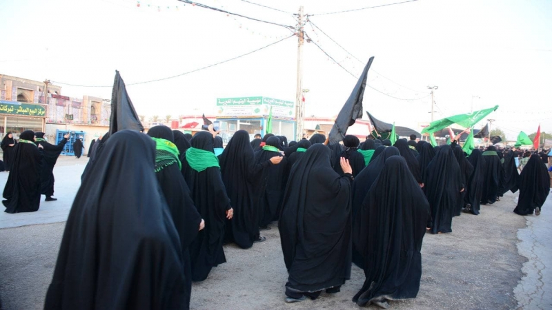 توافد المواكب المعزية في ذكرى استشهاد العلوية الشريفة بنت الامام الحسن المجتبى (ع) حيث ادت المواكب الحسينية واجب العزآء لشهيدة ركب السبايا